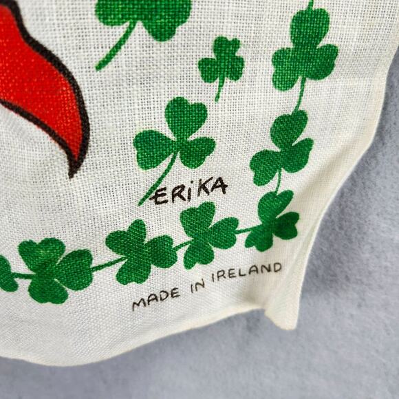 Vintage Irish Themed Linen Tea Towel With Recipes & Graphics - Picture 2 of 7